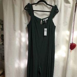 Super cute romper, midi length with pockets NWT